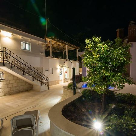 Villa Hurem تروغير المظهر الخارجي الصورة